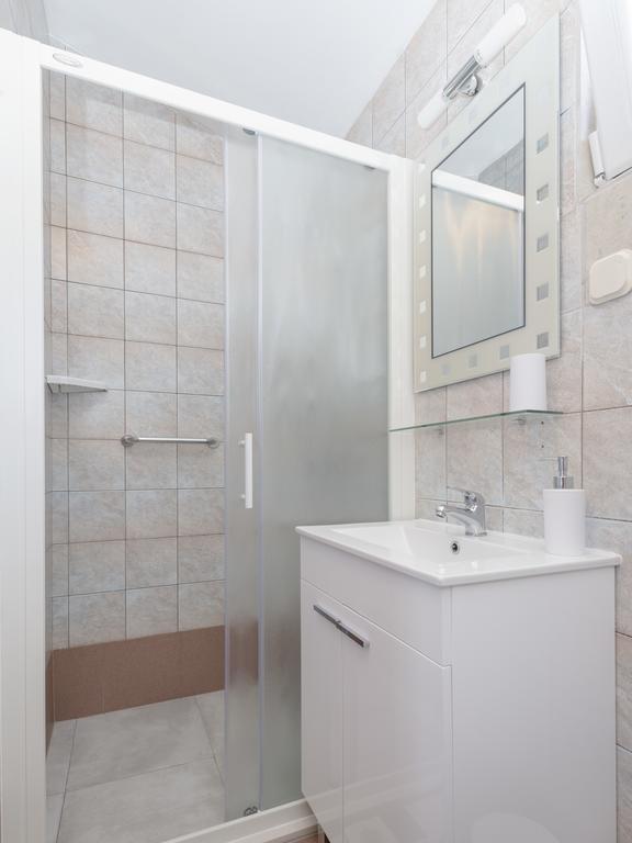 Big Blue Apartment Йелса Екстериор снимка