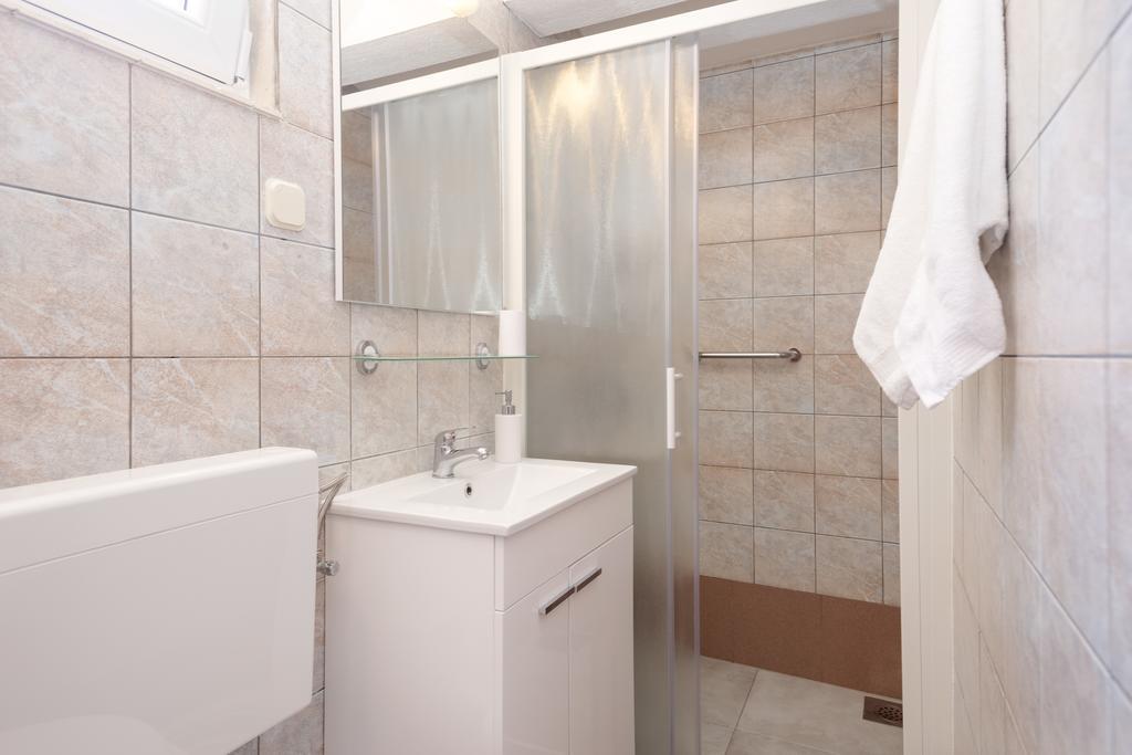 Big Blue Apartment Йелса Екстериор снимка