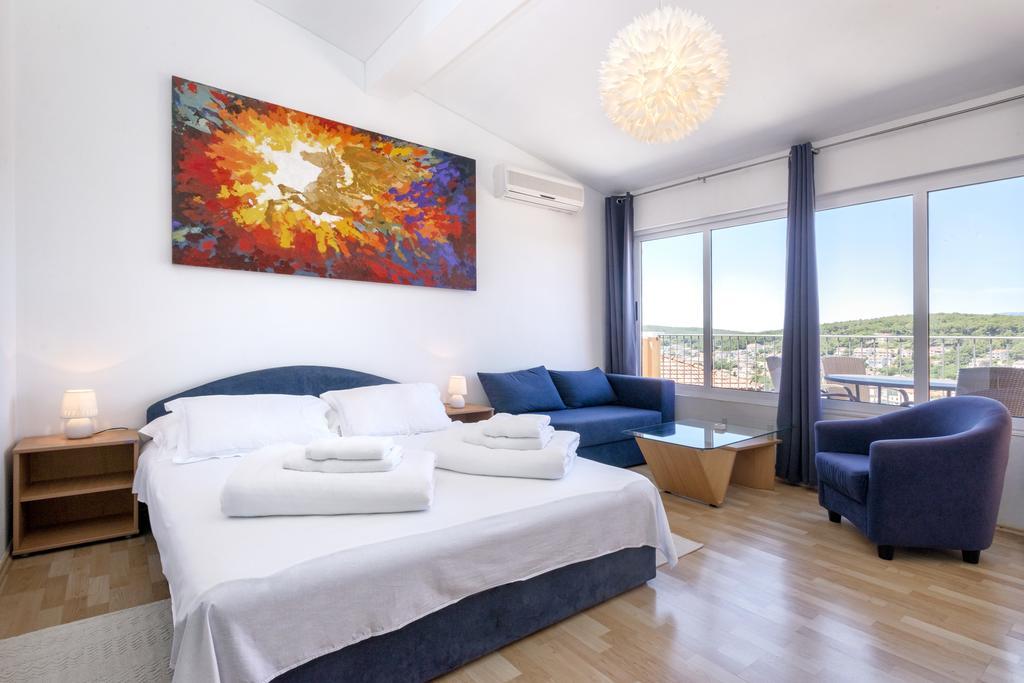 Big Blue Apartment Йелса Екстериор снимка