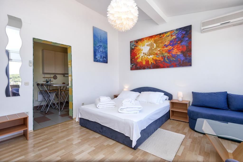 Big Blue Apartment Йелса Екстериор снимка